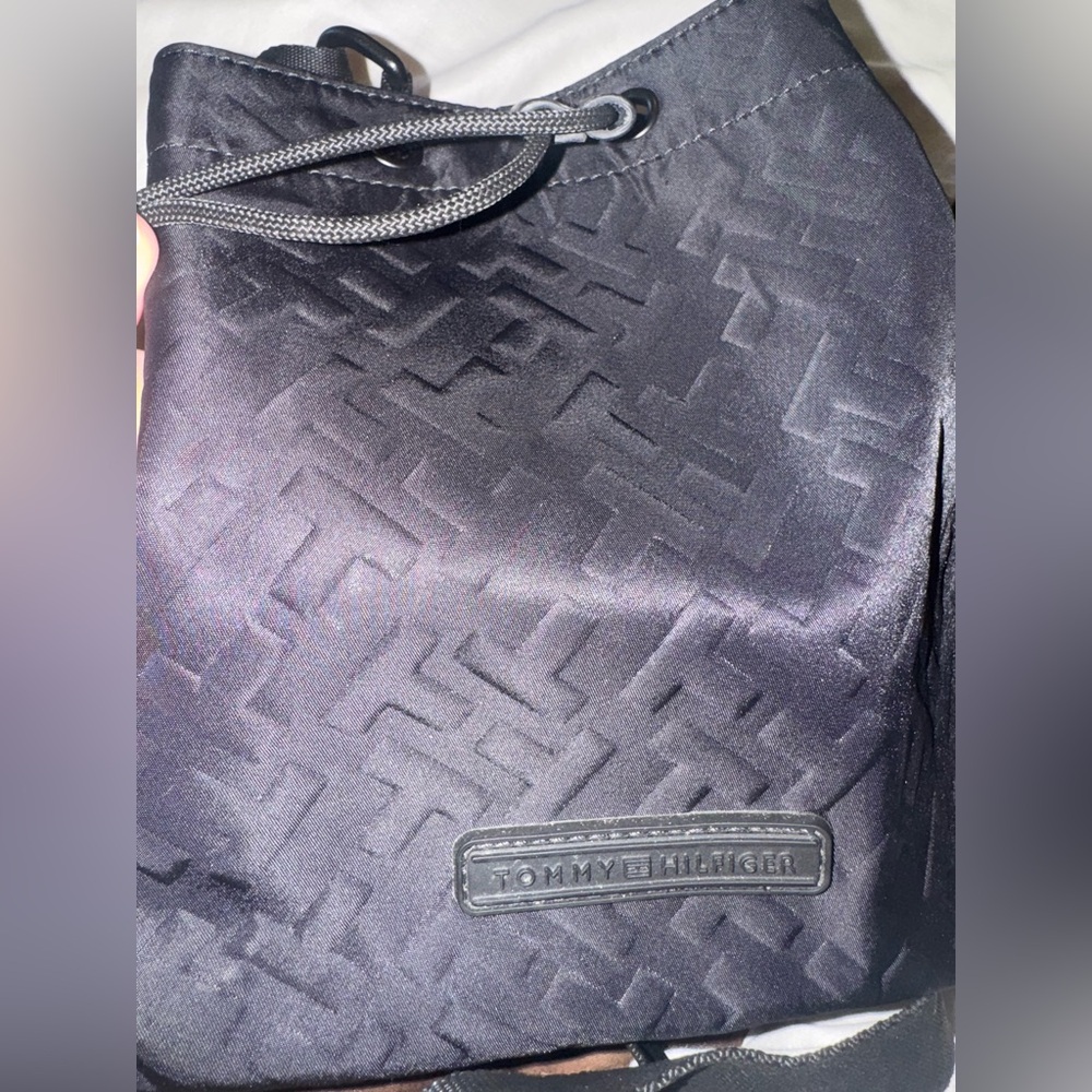 Tommy Hilfiger Purse - Picture 5 of 5